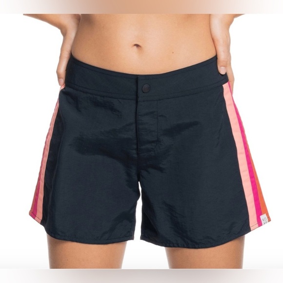 ROXY BLACK TROPICAL OASIS 5 INCH BOARDSHORT LARGE - Picture 1 of 9